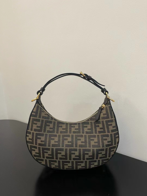 Fendi 11 - Fendi