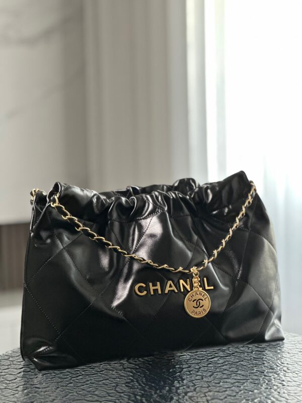 ⁦CHANEL استعدي لأناقة لا تُضاهى⚫️⁩ - الصورة ⁦2⁩