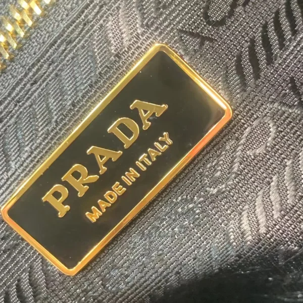 ⁦Prada21⁩ - الصورة ⁦5⁩