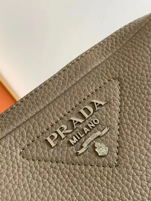 ⁦Prada 2 colors⁩ - الصورة ⁦7⁩