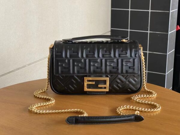 FENDI Baguette bag