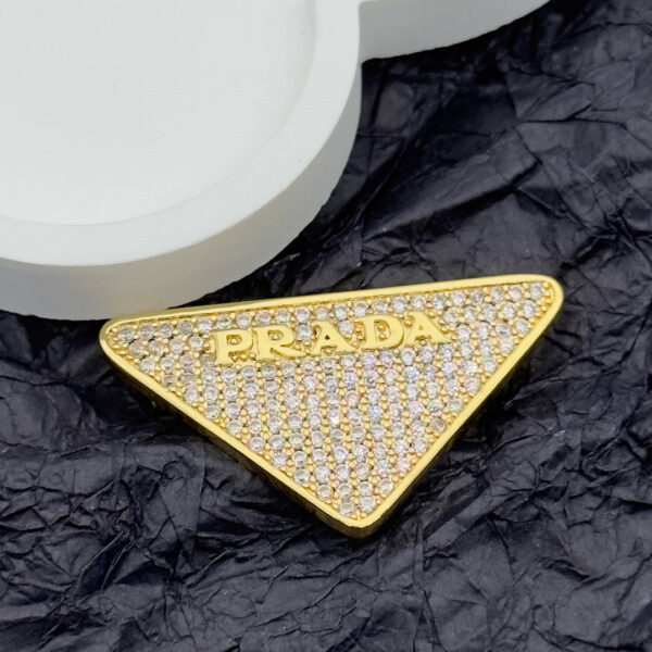 ⁦Prada brooch⁩ - الصورة ⁦8⁩