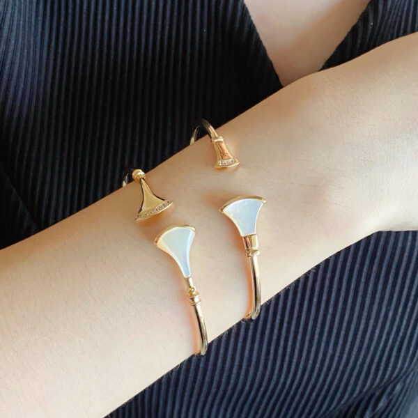 V-gold material bracelet