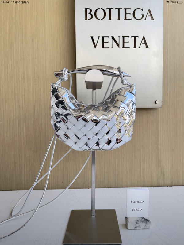 Bottega Veneta