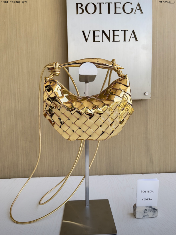 Bottega Veneta