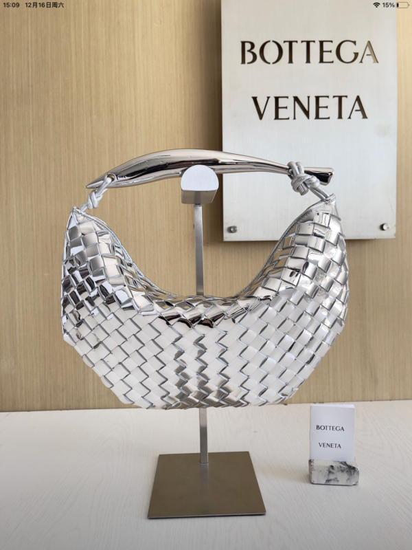 Bottega Veneta