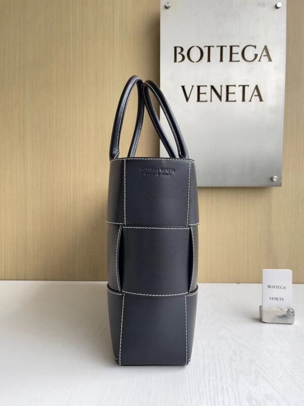 ⁦Bottega Veneta⁩ - الصورة ⁦5⁩