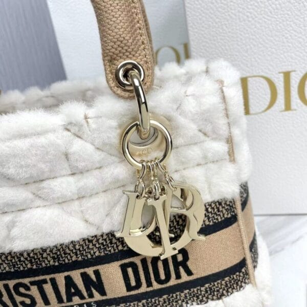 ستايل للأميرة ديانا فروي Lady Dior - Image 5