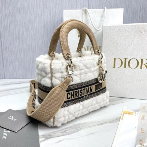 ستايل للأميرة ديانا فروي Lady Dior