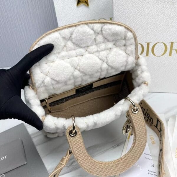 ستايل للأميرة ديانا فروي Lady Dior - Image 2