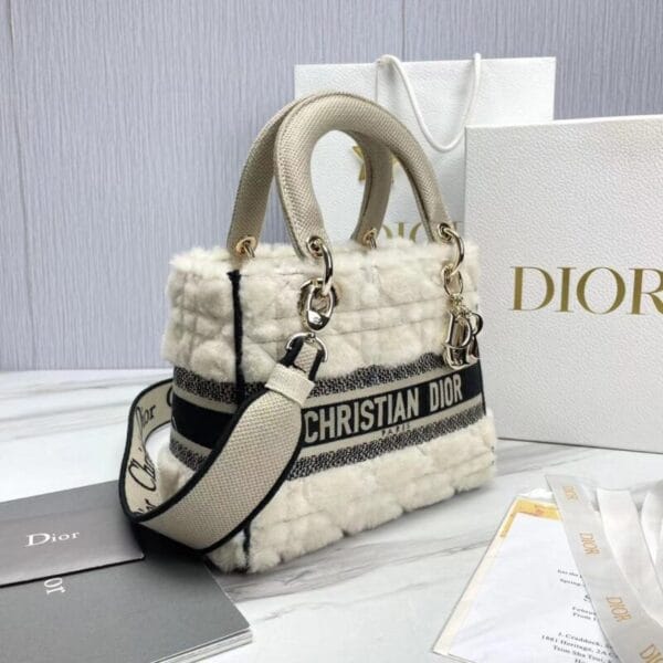 ستايل للأميرة ديانا فروي Lady Dior