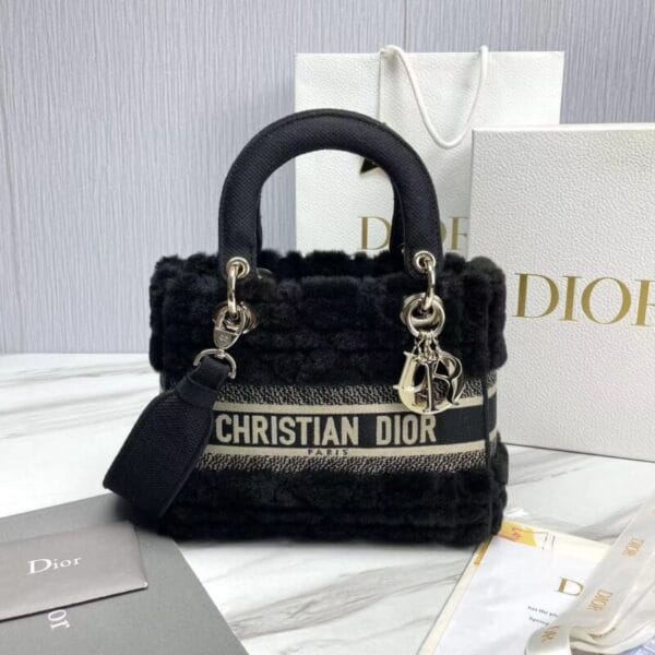 ستايل للأميرة ديانا فروي Lady Dior