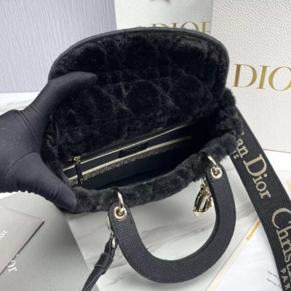 ستايل للأميرة ديانا فروي Lady Dior - Image 2