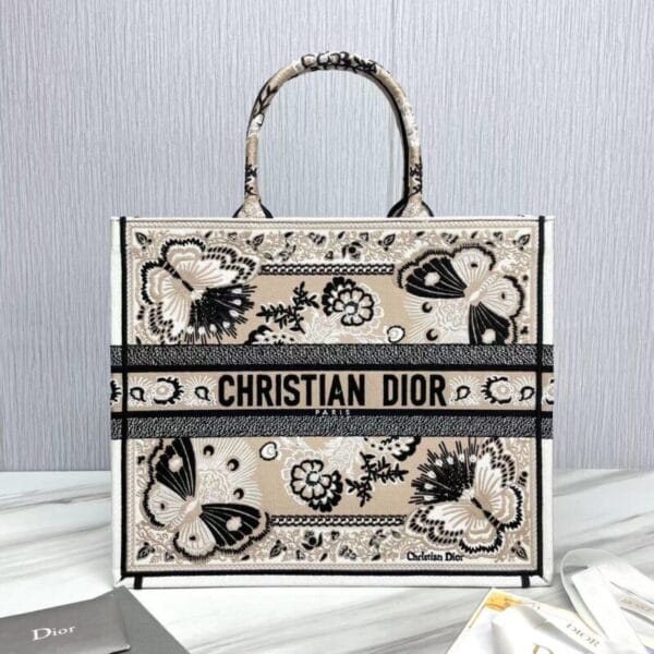 【Dior Book Tote】