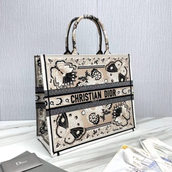 ⁦【Dior Book Tote】⁩ - الصورة ⁦10⁩