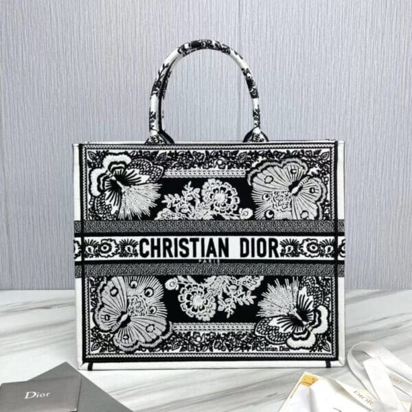 【Dior Book Totee】