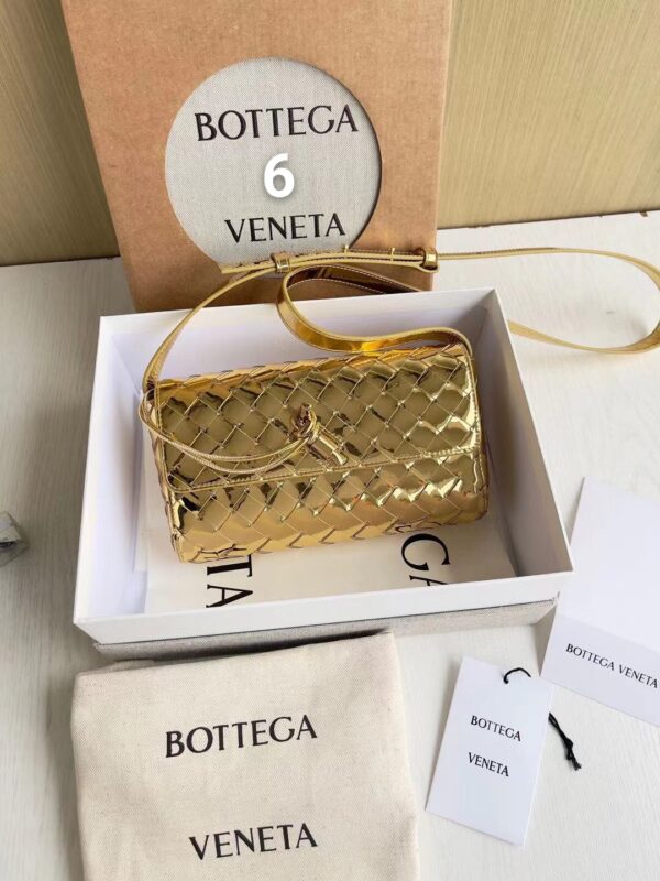 BOTTEGA CLUTCH 6 colors