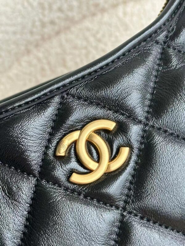 Chanel Hobo Bag - Image 8