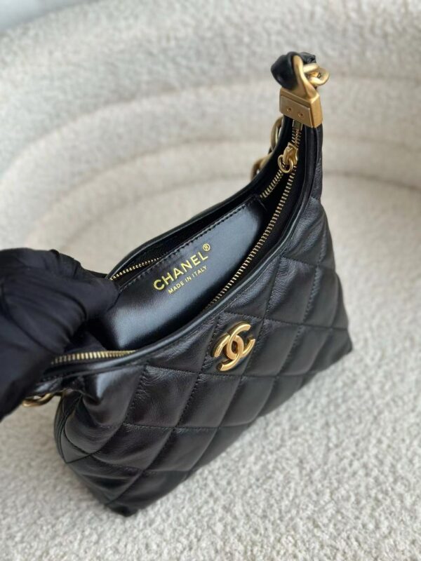 Chanel Hobo Bag - Image 10