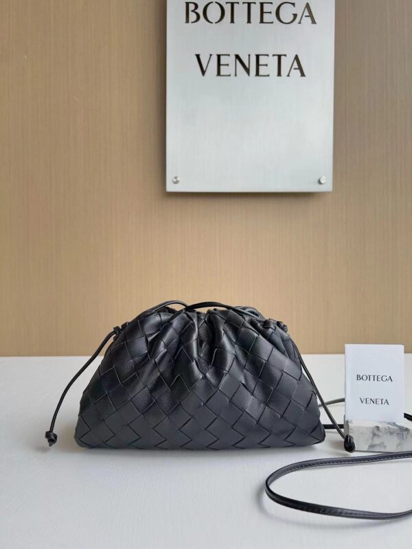 BOTTEGA VENETA  ( 32 ) colors