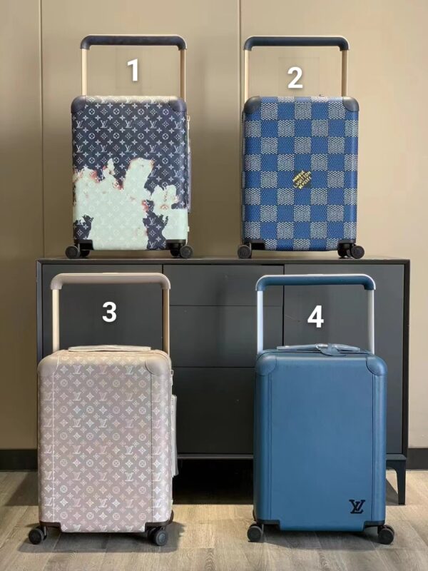 ⁦LV A special travel bag for the plane cabin 11 colors 🥰✈️🧳⁩ - الصورة ⁦10⁩