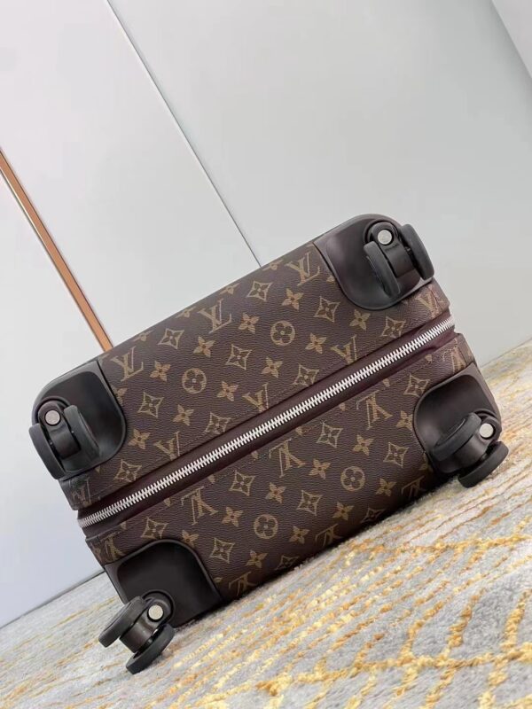 ⁦LV A special travel bag for the plane cabin 11 colors 🥰✈️🧳⁩ - الصورة ⁦8⁩