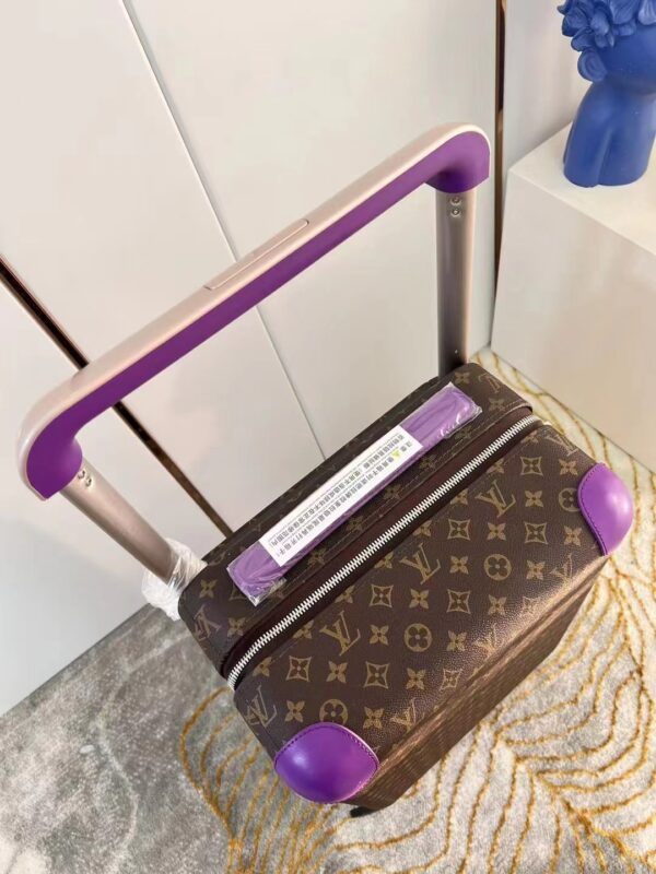 ⁦LV A special travel bag for the plane cabin 11 colors 🥰✈️🧳⁩ - الصورة ⁦7⁩