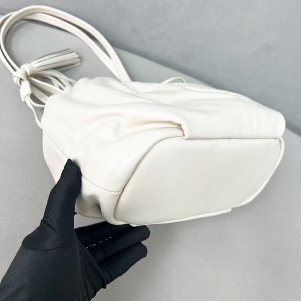 ⁦SoftGrain Big Lucky Bag Cloud Bag prada 4 colors⁩ - الصورة ⁦7⁩