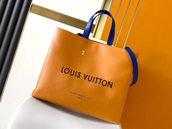 ⁦Louis Vuitton Maison Fondée 3 colors⁩ - الصورة ⁦2⁩