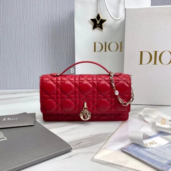 ⁦Lady Dior pearl clutch 21 colors⁩ - الصورة ⁦20⁩