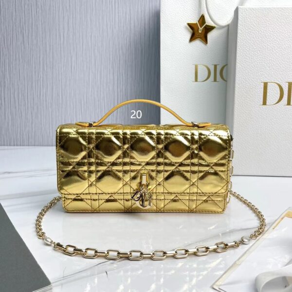 ⁦Lady Dior pearl clutch 21 colors⁩ - الصورة ⁦11⁩