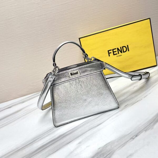 ⁦FENDI Peekaboo⁩ - الصورة ⁦5⁩