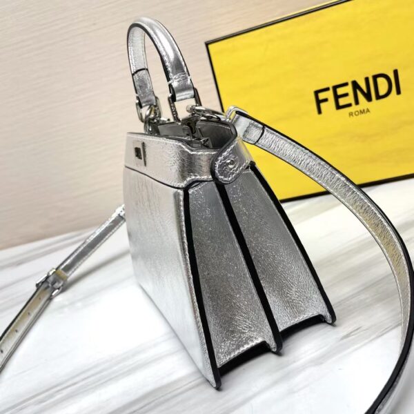 ⁦FENDI Peekaboo⁩ - الصورة ⁦3⁩