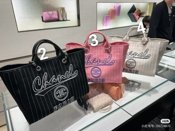 ⁦🏖️ CHANEL denim beach bag 12 colors⁩ - الصورة ⁦12⁩