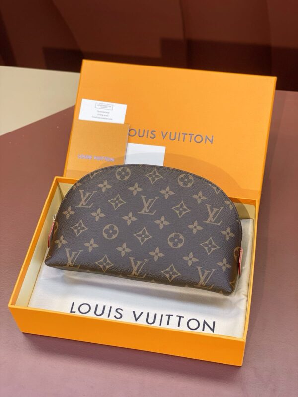 LV Monogram