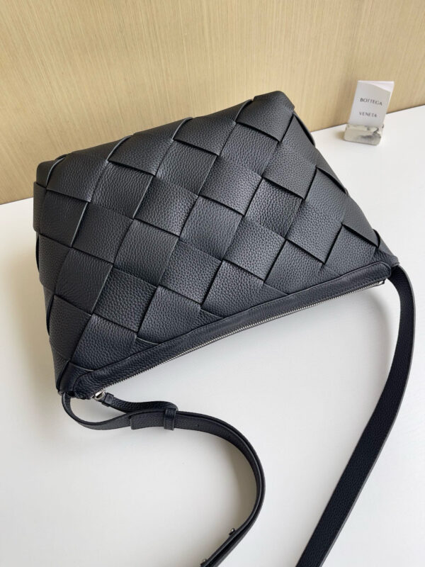 ⁦BOTTEGA VENETA Diago Hobo Bag⁩ - الصورة ⁦8⁩