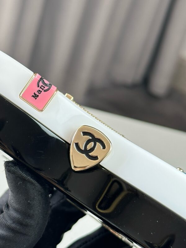 ⁦CHANEL guitar 🎸 box bag⁩ - الصورة ⁦3⁩