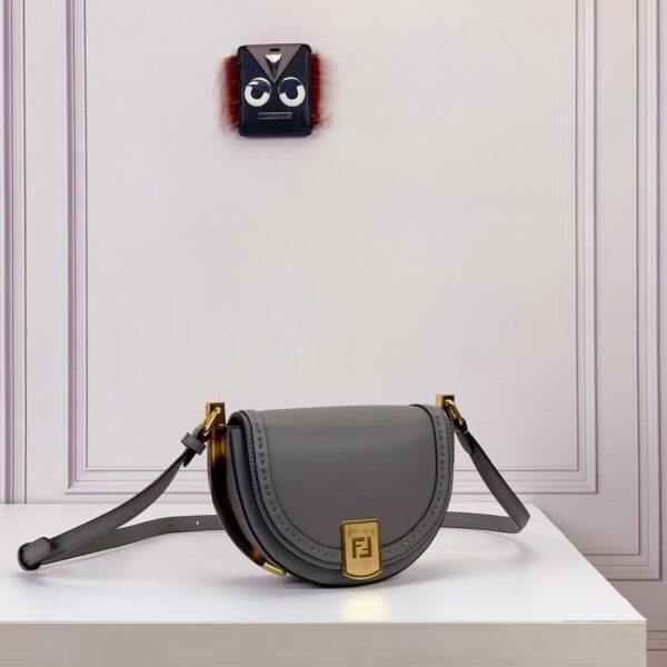 ⁦New Fendi bag 8 colors⁩ - الصورة ⁦3⁩