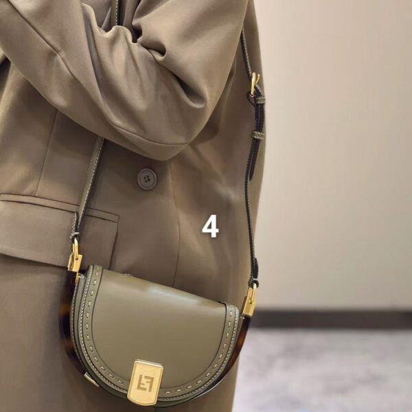 ⁦New Fendi bag 8 colors⁩ - الصورة ⁦11⁩