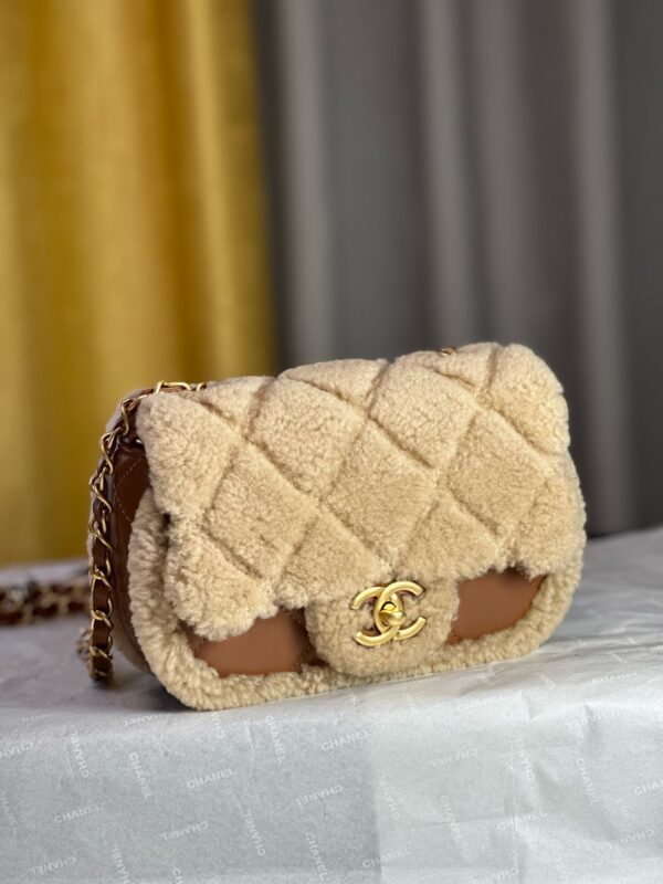 ⁦🧸 Chanel teddy bear 3 colors⁩ - الصورة ⁦9⁩