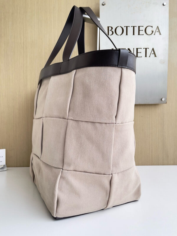 ⁦Bottega Veneta⁩ - الصورة ⁦2⁩