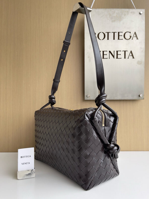 ⁦Bottega new loop medium Woven⁩ - الصورة ⁦2⁩