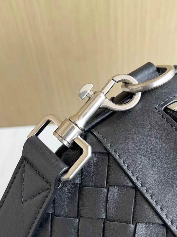 ⁦Bottega Veneta Woven Travel Bag 2 colors⁩ - الصورة ⁦5⁩