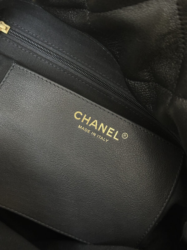 Chanel large tote bag - Image 3