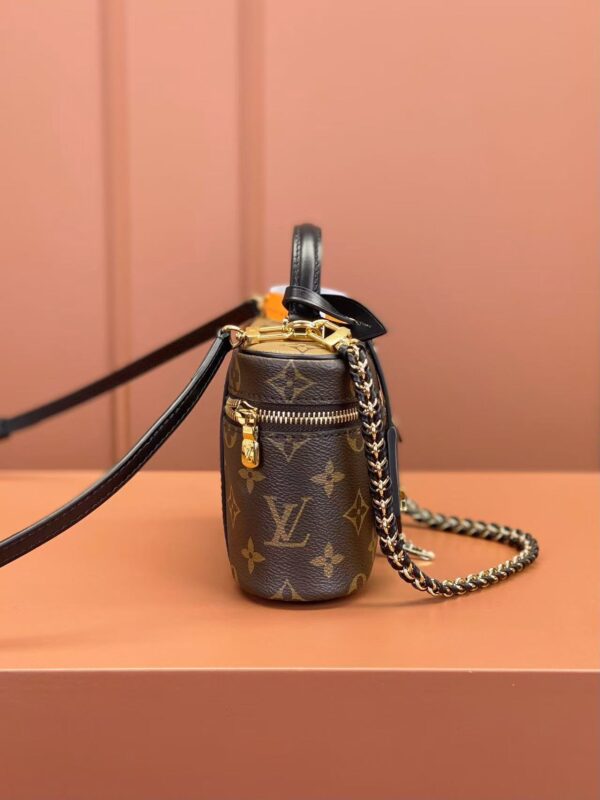 LV Monogram - Image 3