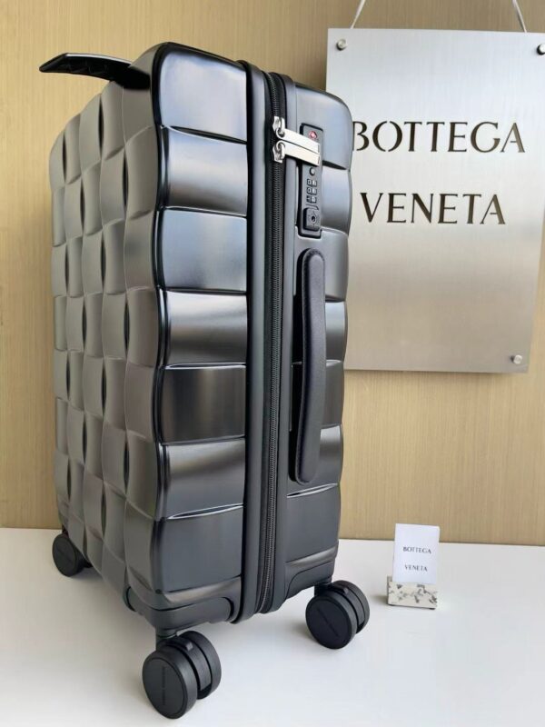 👜✈️BOTTEGA VENETA 2025 - Image 9