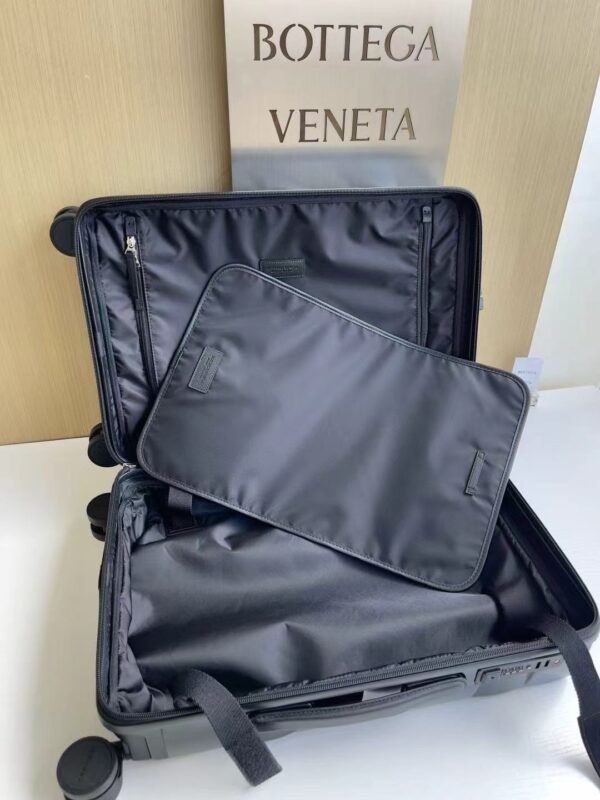 👜✈️BOTTEGA VENETA 2025 - Image 2