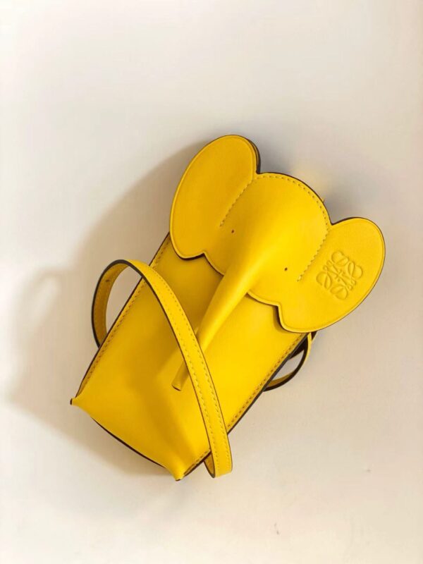 ⁦Elephant-shaped mobile phone bag 5 colors⁩ - الصورة ⁦3⁩