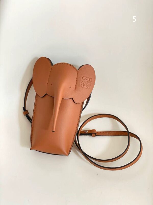 ⁦Elephant-shaped mobile phone bag 5 colors⁩ - الصورة ⁦13⁩