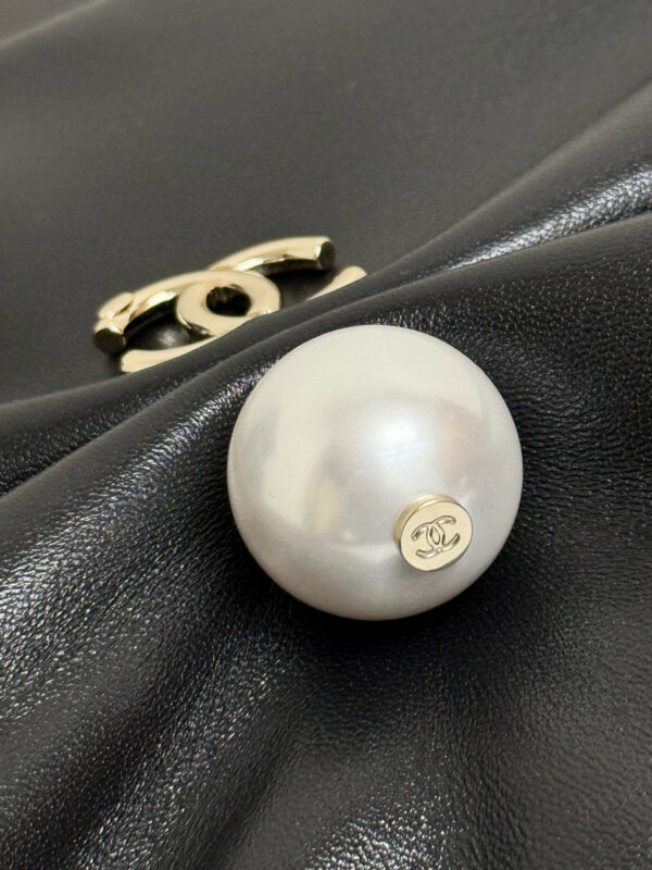 Chanel - Image 8